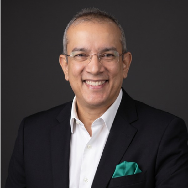 César Lozano